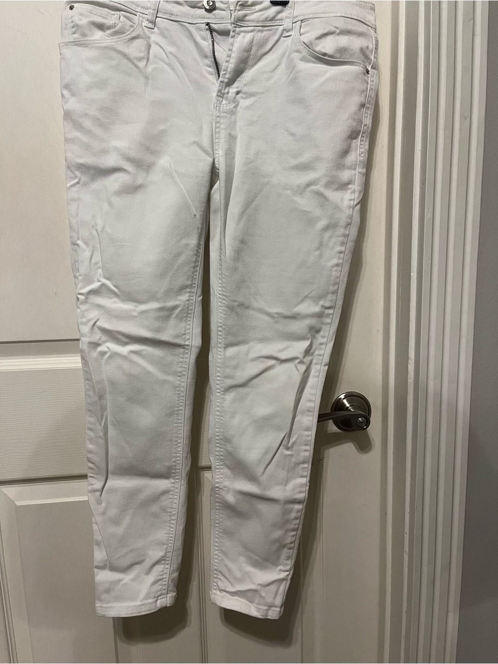 Kensie White Ankle Crop Slim Jeans